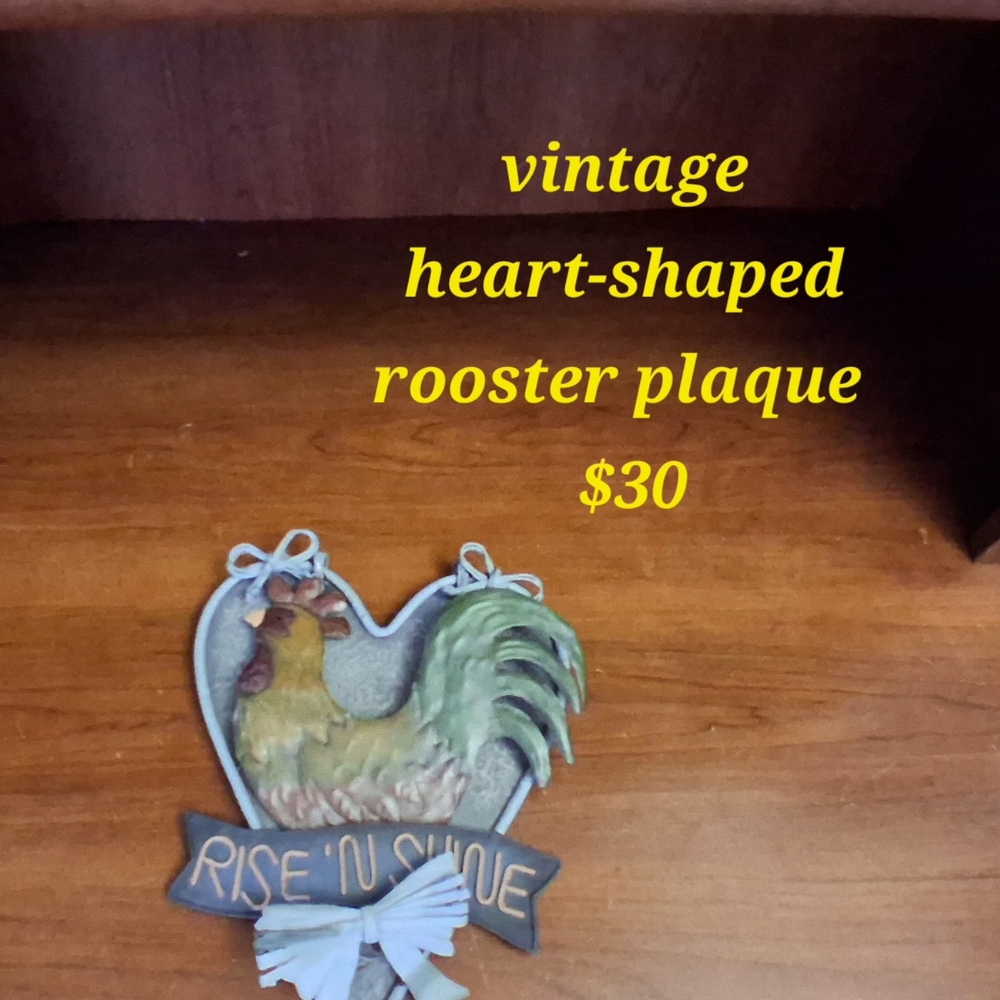 Heart-Shaped Rooster Wall Decor